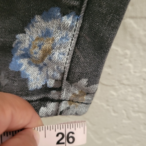 Current/Elliot The Stiletto Black Wild Flower Jean Size 26 - Picture 9 of 9